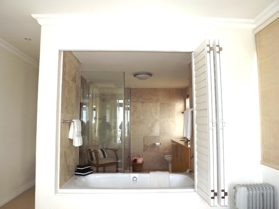 3 Bedroom Property for Sale in Sea Point Western Cape